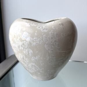 Simon Pearce Crystalline Pottery Romance Heart Vase 6.5" x 6.75" Candent Cream